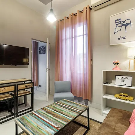 Charming 1 Bdr Downtown 아파트