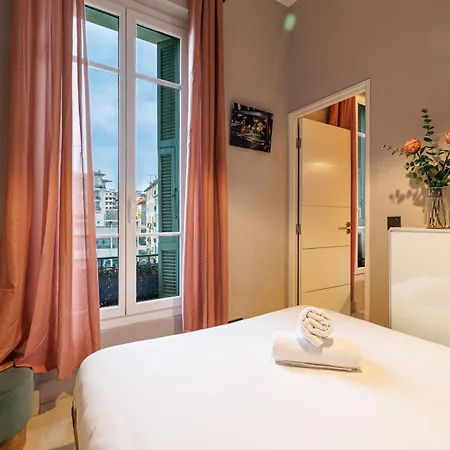 Charming 1 Bdr Downtown *