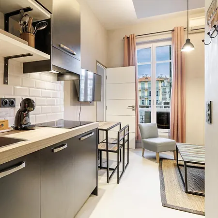 Charming 1 Bdr Downtown Nicea