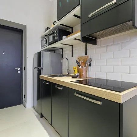 Charming 1 Bdr Downtown