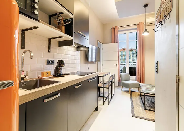 Charming 1 Bdr Downtown *