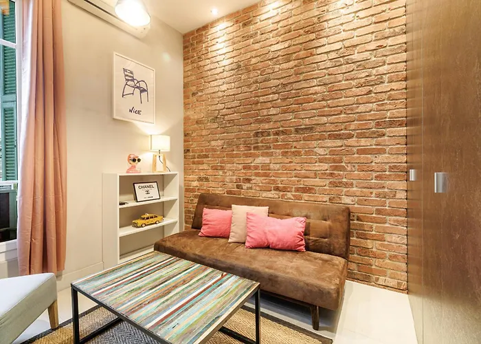 Charming 1 Bdr Downtown Apartment *