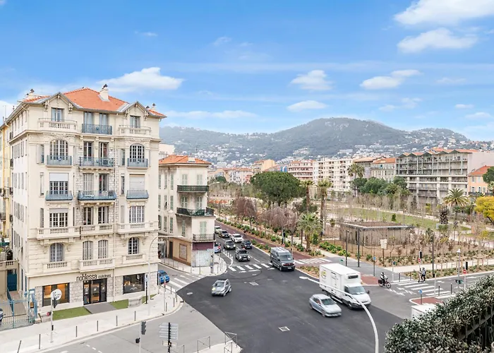 Charming 1 Bdr Downtown *