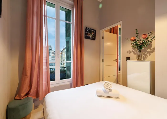 Charming 1 Bdr Downtown *