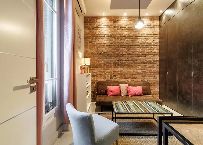 Charming 1 Bdr Downtown *