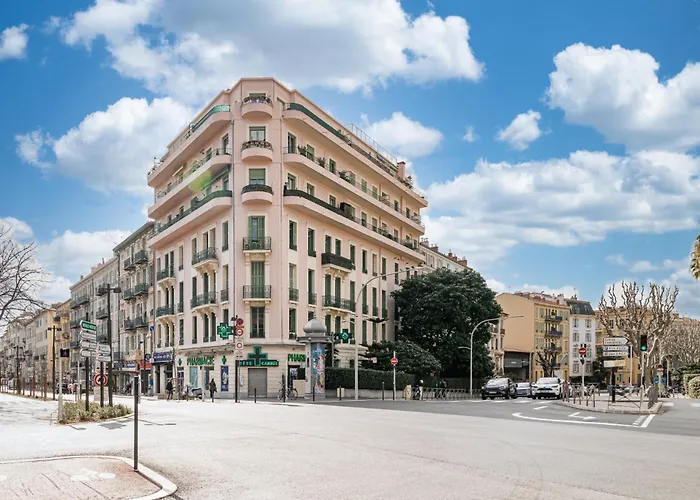 Charming 1 Bdr Downtown